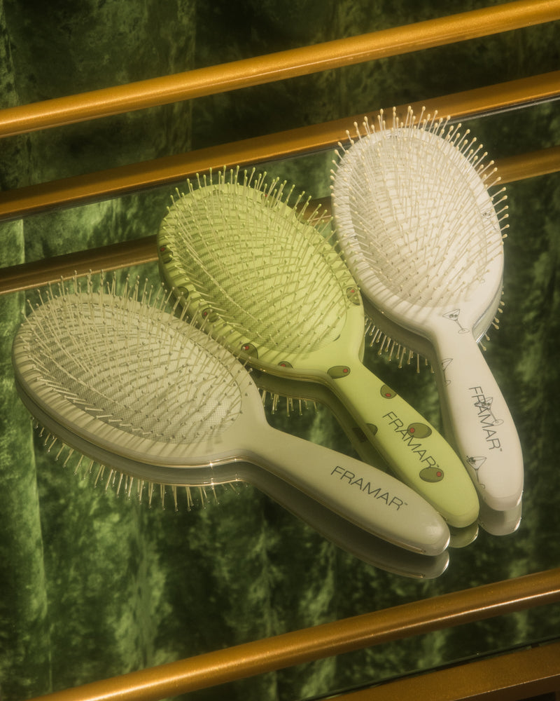 Extra Dirty Detangle Brush 9PC Display